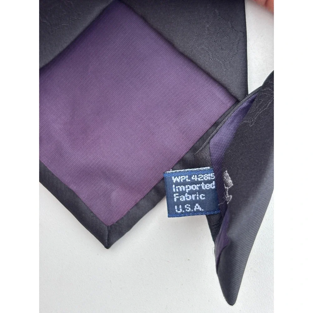Halston III Mens Geometric Diamond Logo Silk Blend Necktie Navy Blue 3.75